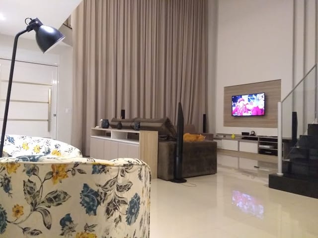 Foto do Casa - Casa à Venda no Condomínio Ibiti Reserva: 3 Dormitórios, 1 Suíte e 350m² de Área Útil – Conforto e Sofisticação em um Local Exclusivo | Plus Negócios Imobiliários
