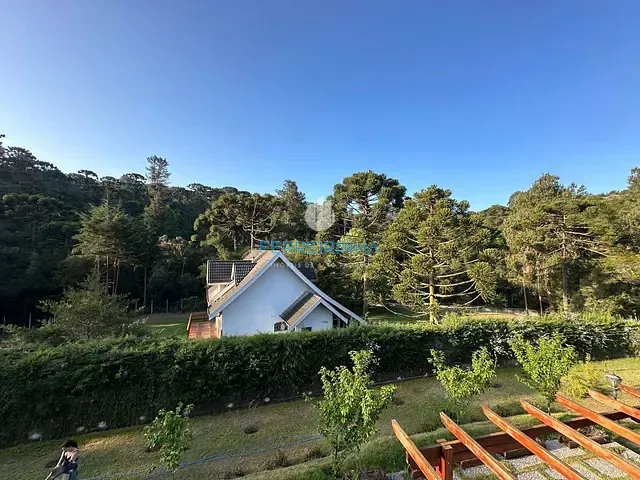 Casa 4 quartos e 5 banheiros, à venda, no bairro 160 em Campos do Jordão