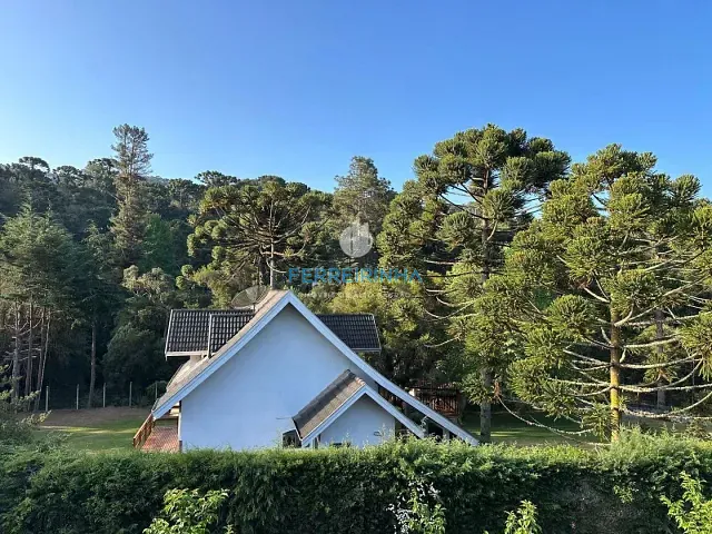 Casa 4 quartos e 5 banheiros, à venda, no bairro 160 em Campos do Jordão