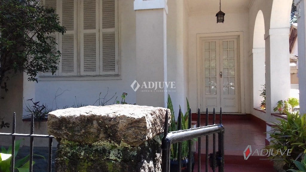 Casa à venda com 4 quartos, 170m² - Foto 2