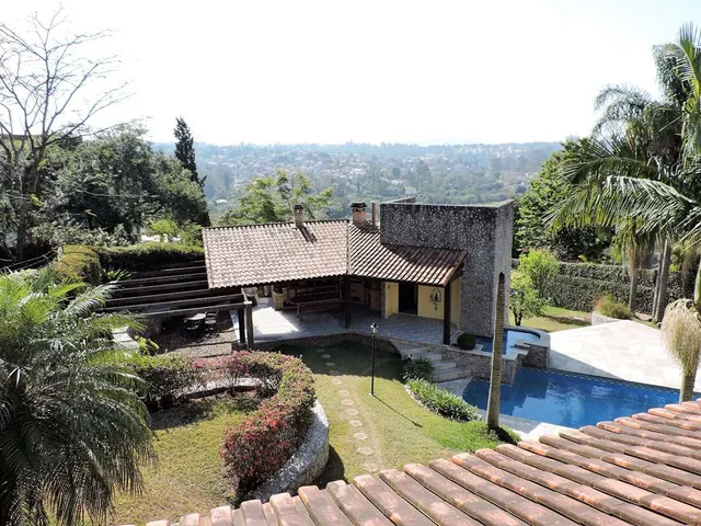 Casa com 958m² 3 quartos e 3 banheiros, à venda, no bairro Terras do Madeira em Carapicuíba