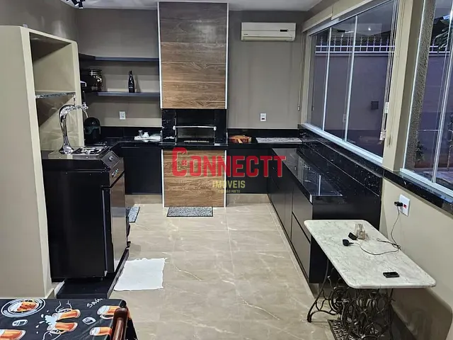 Casa com 420m² 3 quartos e 4 banheiros, à venda ou para alugar, no bairro Parque Residencial Lagoinha em Ribeirão Preto