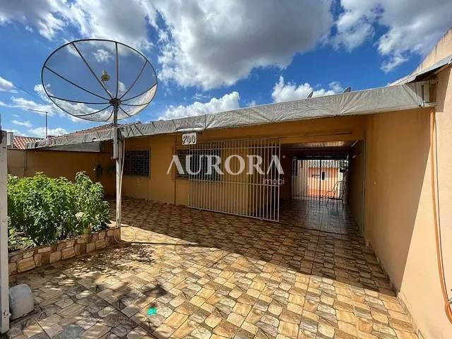 Casa com 275m² 3 quartos e 2 banheiros, à venda, no bairro Shangri-lá em Londrina