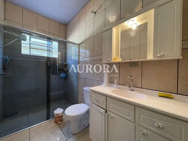 Casa com 275m² 3 quartos e 2 banheiros, à venda, no bairro Shangri-lá em Londrina