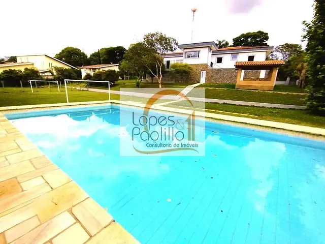 Casa com 2162m² 4 quartos e 4 banheiros, à venda, no bairro Vila Santista em Atibaia
