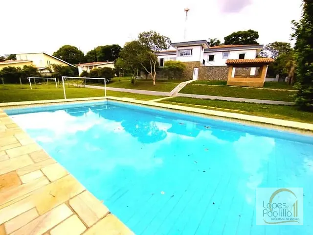 Casa com 2162m² 4 quartos e 4 banheiros, à venda, no bairro Vila Santista em Atibaia