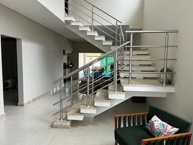 Casa 3 quartos e 4 banheiros, à venda, no bairro Urbanova VII em São José dos Campos