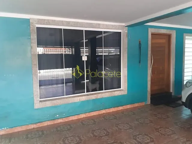 Casa com 250m² 3 quartos e 2 banheiros, à venda, no bairro Abaete em Taubaté