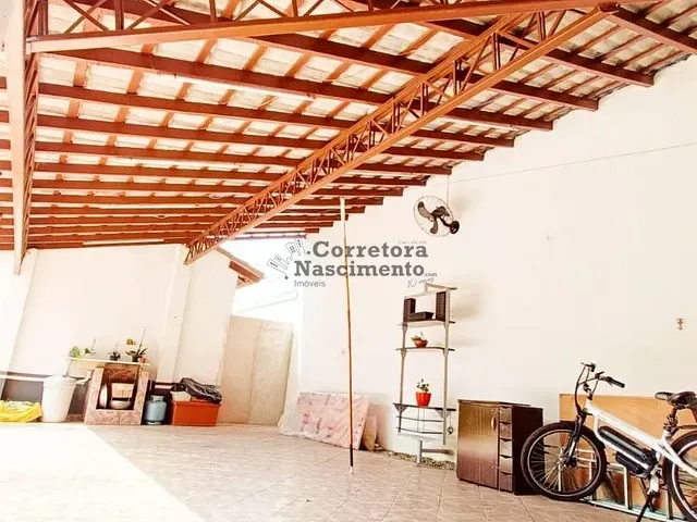 Casa com 350m² 3 quartos e 2 banheiros, à venda, no bairro Jardim Santa Maria em Jacareí