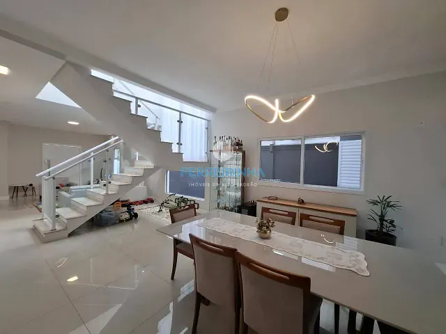 Casa 3 quartos e 5 banheiros, à venda, no bairro Urbanova VII em São José dos Campos