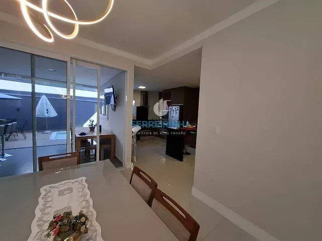 Casa 3 quartos e 5 banheiros, à venda, no bairro Urbanova VII em São José dos Campos