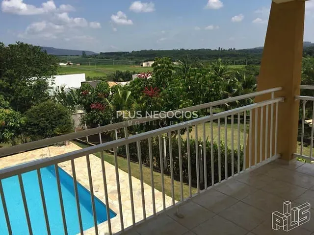 Casa com 350m² 4 quartos e 5 banheiros, à venda, no bairro Centro em Araçoiaba da Serra