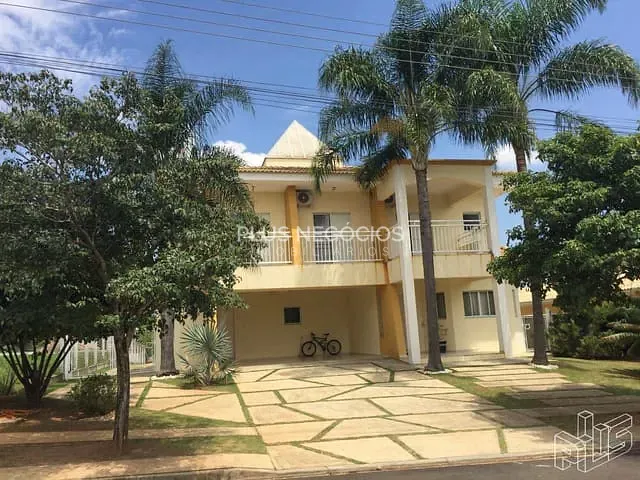 Casa com 350m² 4 quartos e 5 banheiros, à venda, no bairro Centro em Araçoiaba da Serra