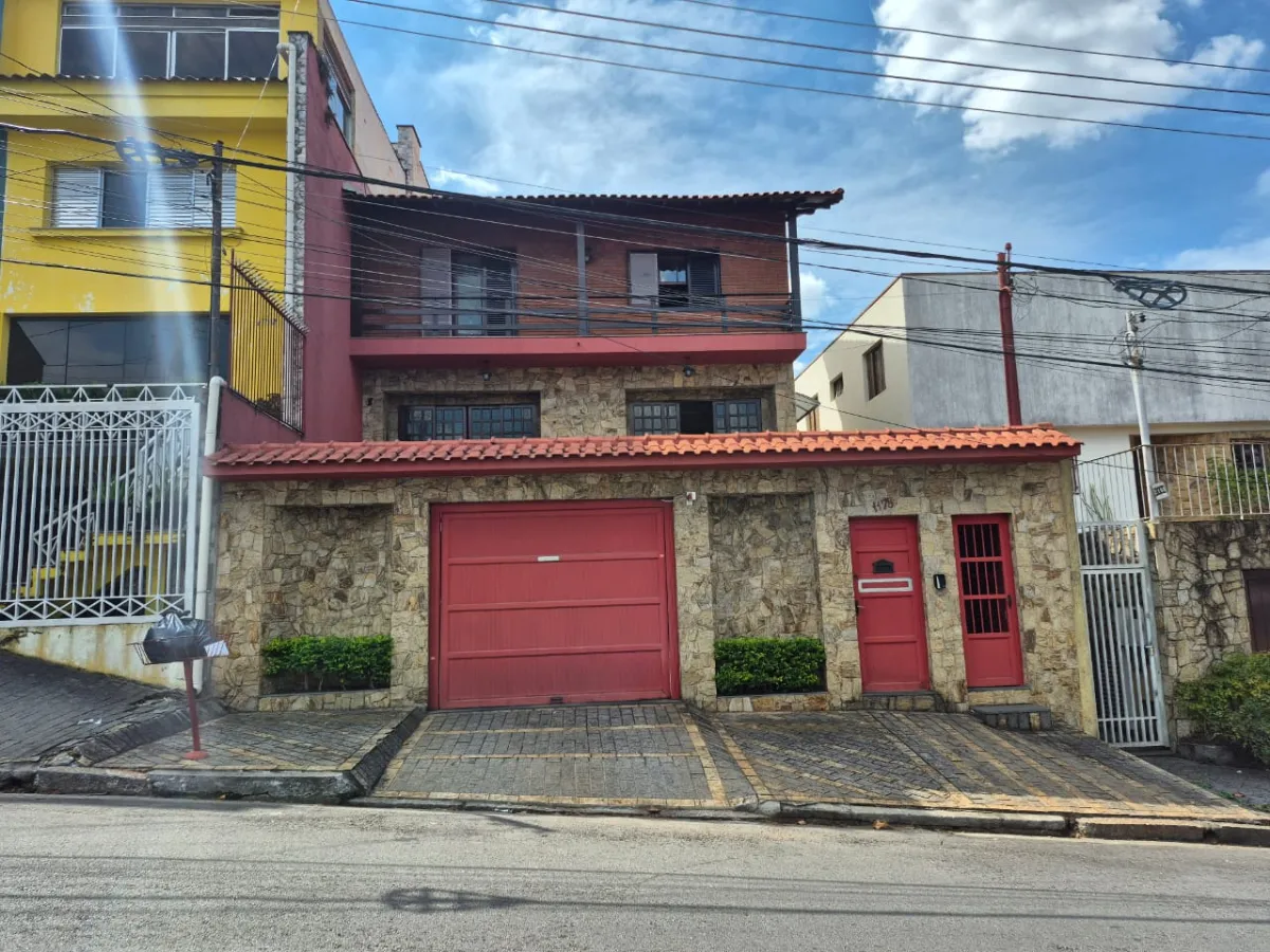Casa para venda em Parque São Domingos com 3 quartos, sendo 1 suíte, 313m²