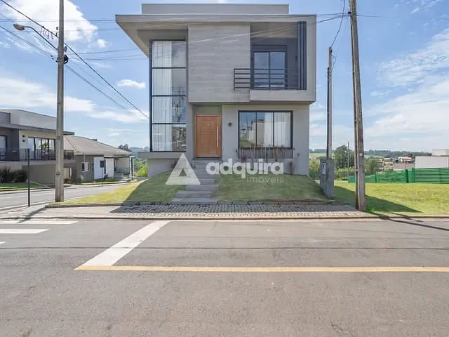 Sobrado com 200m² 3 quartos e 3 banheiros, à venda ou para alugar, no bairro Contorno em Ponta Grossa