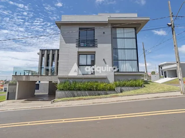 Sobrado com 200m² 3 quartos e 3 banheiros, à venda ou para alugar, no bairro Contorno em Ponta Grossa