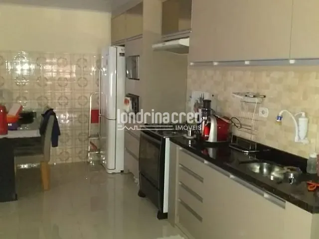 Casa 3 quartos e 2 banheiros, à venda, no bairro João Paz em Londrina