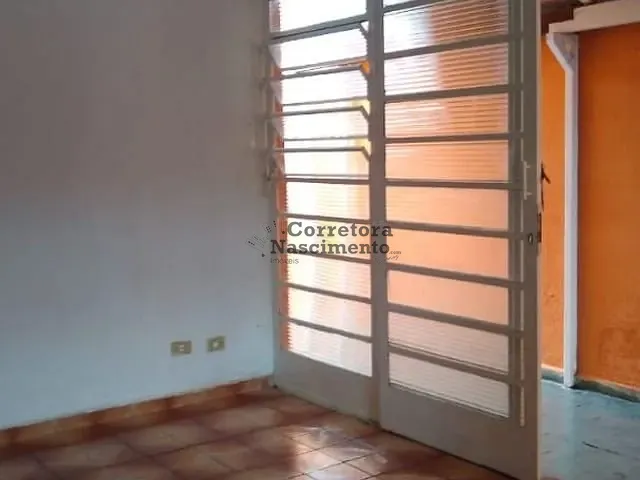 Casa com 125m² 3 quartos e 1 banheiro, para alugar, no bairro Parque Califórnia em Jacareí