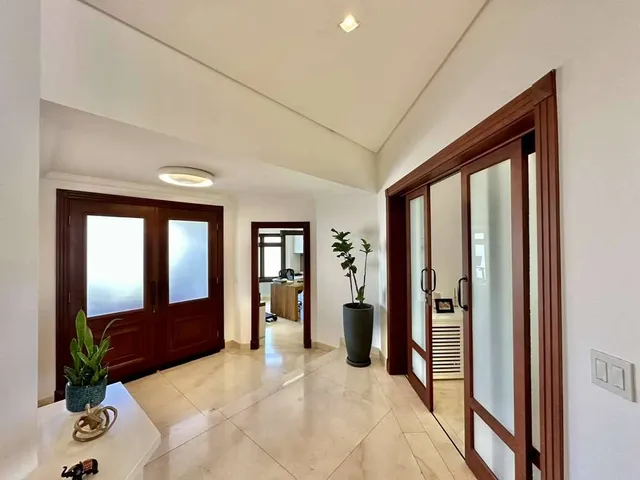 Casa com 1315m² 5 quartos e 8 banheiros, à venda ou para alugar, no bairro São Paulo II em Cotia
