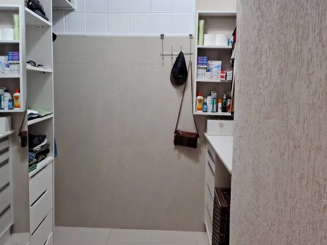 Casa com 250m² 3 quartos e 2 banheiros, à venda, no bairro Jardim Brasília em Mairinque