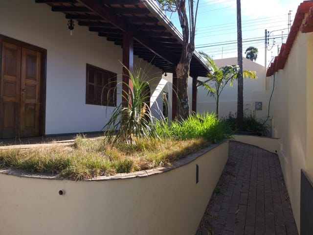 Foto do Casa - Casa com 4 dormitórios para alugar, 0 m² por R$ 3.500,00/mês - Vila Frei Eugênio - Uberaba/MG | ZUCATO IMOBILIARIA LTDA