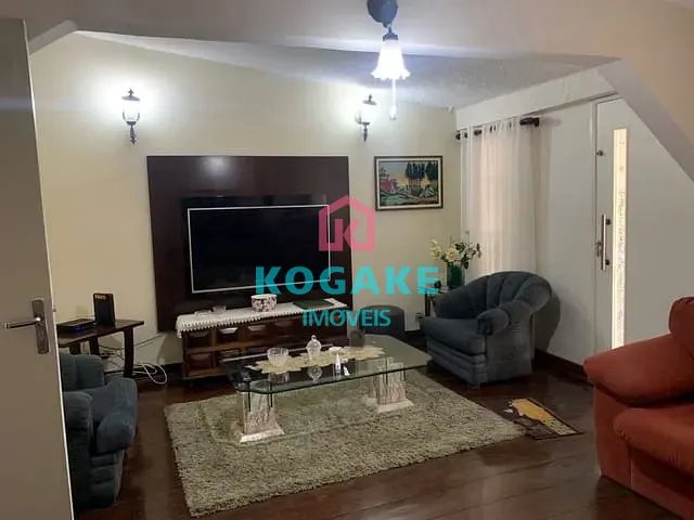 Casa com 250m² 3 quartos e 3 banheiros, à venda, no bairro Vila Betânia em São José dos Campos
