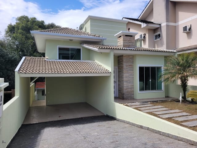 Locação - Casa com Edícula, 3 quartos, 2 vagas de garagem, Churrasqueira, Condomínio Parque dos Franceses, Oficinas.