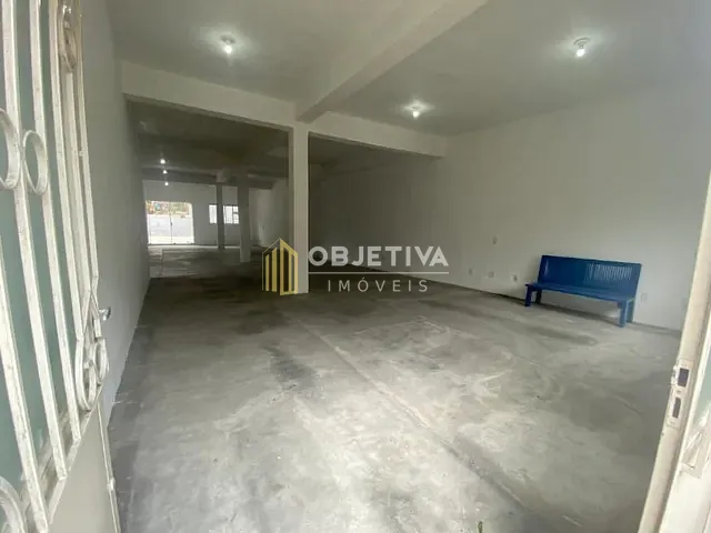 Casa 4 quartos e 4 banheiros, à venda, no bairro Chácara das Pedras em Porto Alegre