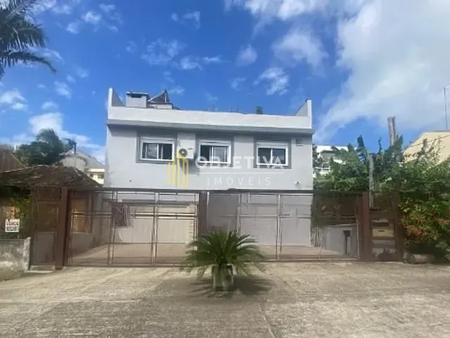 Casa 4 quartos e 4 banheiros, à venda, no bairro Chácara das Pedras em Porto Alegre