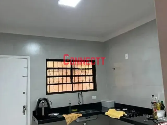 Casa 3 quartos e 2 banheiros, à venda, no bairro Vila Tibério em Ribeirão Preto