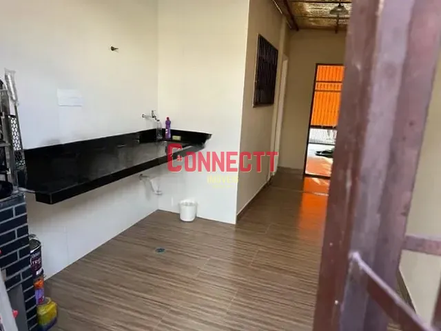 Casa 3 quartos e 2 banheiros, à venda, no bairro Vila Tibério em Ribeirão Preto