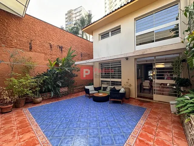 Casa com 220m² 2 quartos e 2 banheiros, à venda, no bairro Brooklin Paulista em São Paulo