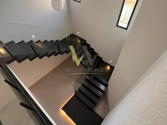 Casa com 300m² 4 quartos e 4 banheiros, à venda, no bairro Parque Brasília em Anápolis