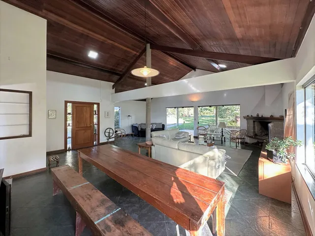 Casa com 104890m² 3 quartos e 3 banheiros, à venda, no bairro Chácara dos Junqueiras em Carapicuíba
