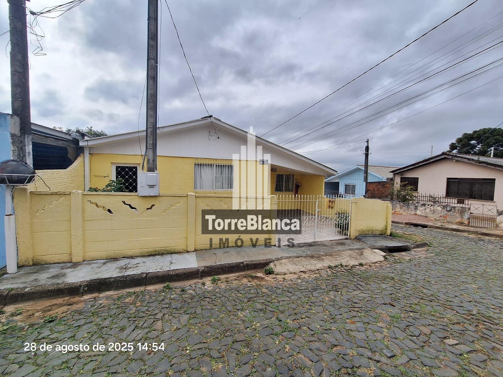 Casa à venda com 2 quartos, 69m² - Foto 2