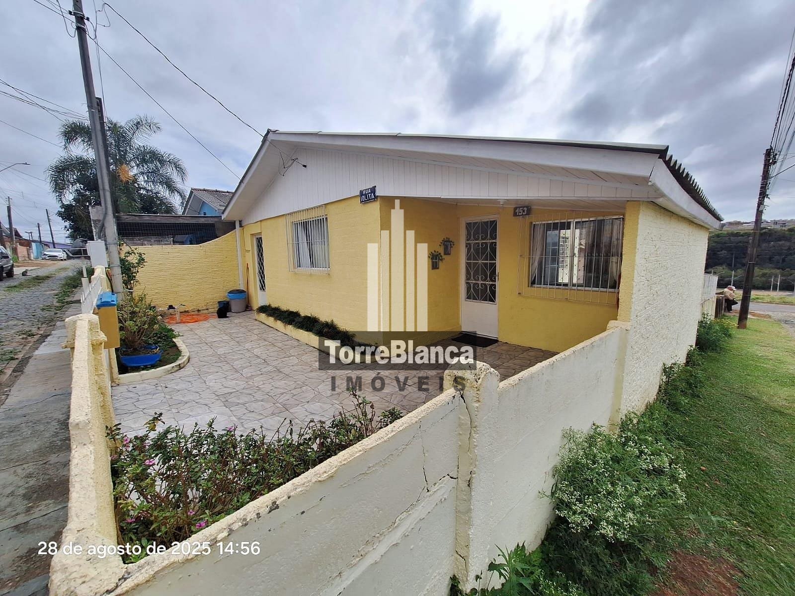 Casa à venda com 2 quartos, 69m² - Foto 1