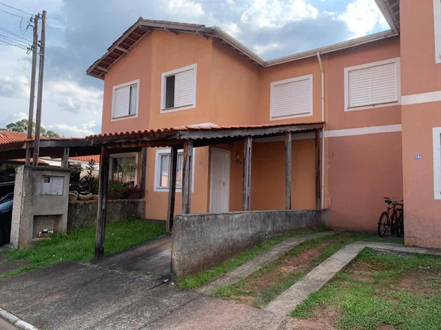 Casa 2 quartos e 2 banheiros, à venda, no bairro Jardim Petrópolis em Cotia