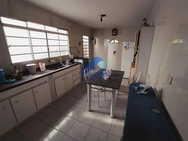 Casa com 250m² 3 quartos e 1 banheiro, à venda, no bairro Jardim Alvorada em São José Dos Campos