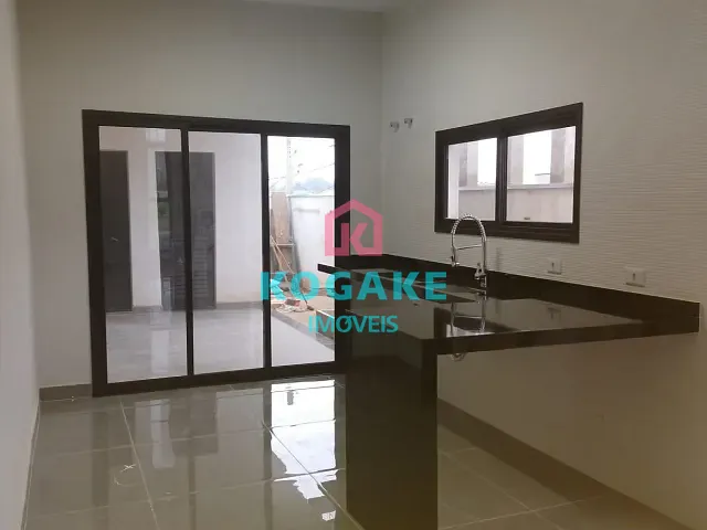 Casa 3 quartos e 2 banheiros, à venda, no bairro Residencial Colinas em Caçapava