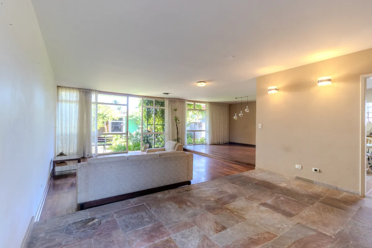 Casa para venda em Brooklin Paulista com 4 quartos, sendo 2 suítes, 300m²