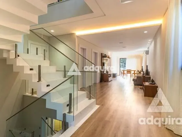 Casa com 380m² 4 quartos e 6 banheiros, à venda, no bairro Oficinas em Ponta Grossa