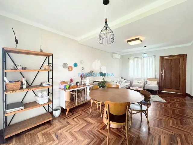 Casa com 388m² 4 quartos e 4 banheiros, à venda, no bairro Urbanova em São José dos Campos