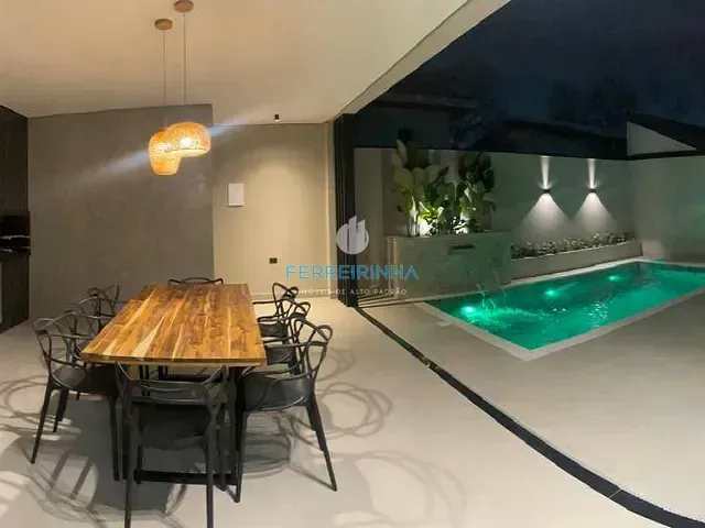 Casa com 252m² 3 quartos e 2 banheiros, à venda, no bairro Urbanova em São José dos Campos