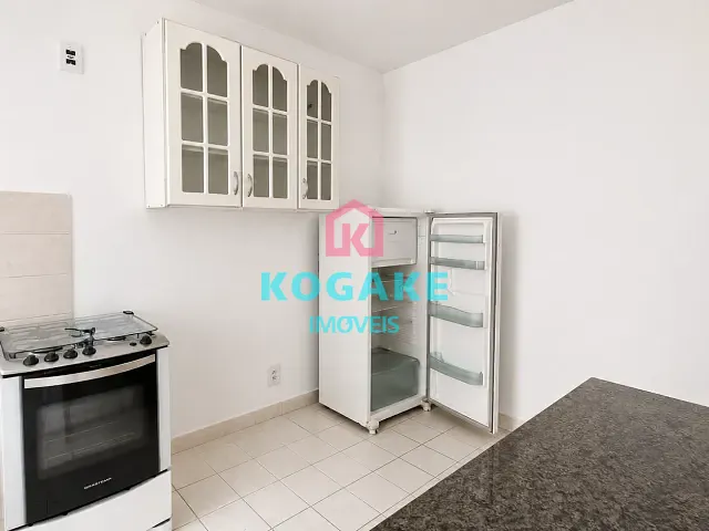 Casa 2 quartos e 1 banheiro, à venda, no bairro Conjunto Residencial Vale dos Pinheiros em São José dos Campos