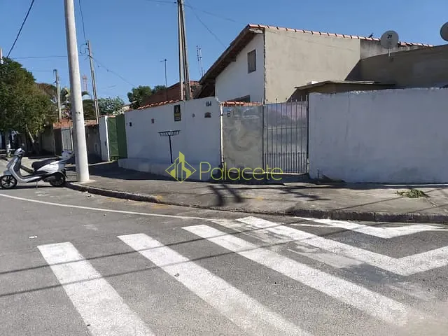 Casa com 289m² 6 quartos e 2 banheiros, à venda, no bairro Residencial e Comercial Laerte Asumpção em Pindamonhangaba