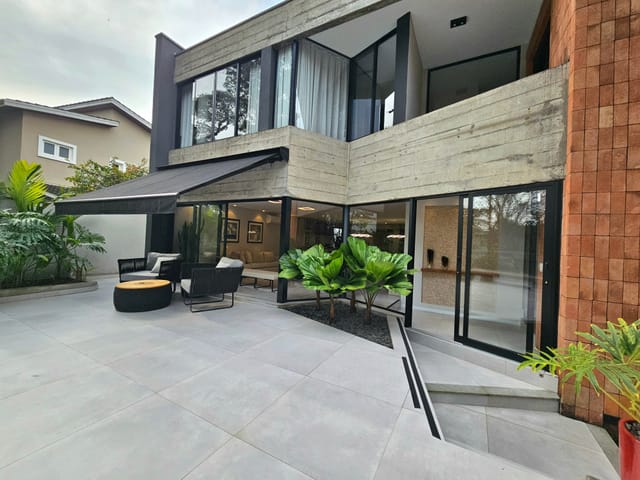 Foto do Casa - Casa Mobiliada com Rooftop e Jacuzzi no Brooklin + Refúgio de Luxo com Cinema e Adega no Brooklin | Paulista Imóveis