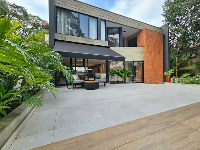 Foto do Casa - Casa Mobiliada com Rooftop e Jacuzzi no Brooklin + Refúgio de Luxo com Cinema e Adega no Brooklin | Paulista Imóveis