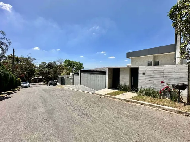 Casa com 675m² 7 quartos e 9 banheiros, à venda, no bairro Palos Verdes em Cotia