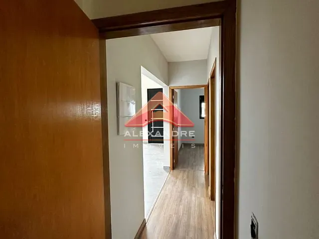 Casa com 250m² 3 quartos e 2 banheiros, à venda, no bairro Lotamento Floresta em São José dos Campos