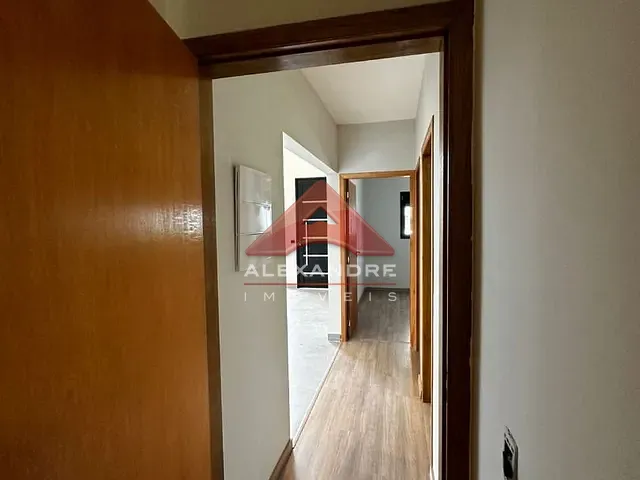 Casa com 250m² 3 quartos e 2 banheiros, à venda, no bairro Lotamento Floresta em São José dos Campos